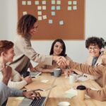 スポンサー企業との商談・握手